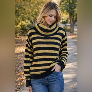 Vintage Western Connection Black and Gold Striped Turtleneck Sweater Size Medium